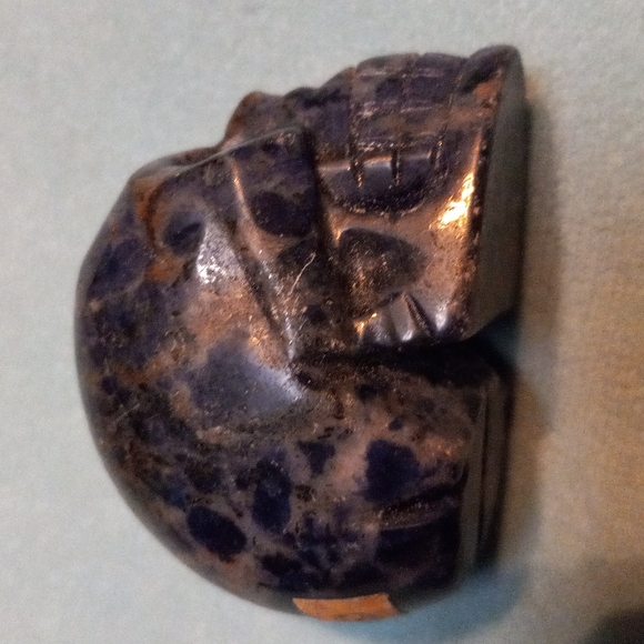 GEMSTONE HEALING SKULL.    A one of a kind gemstone skull. SODALITE GEMSTONE - Picture 6 of 6